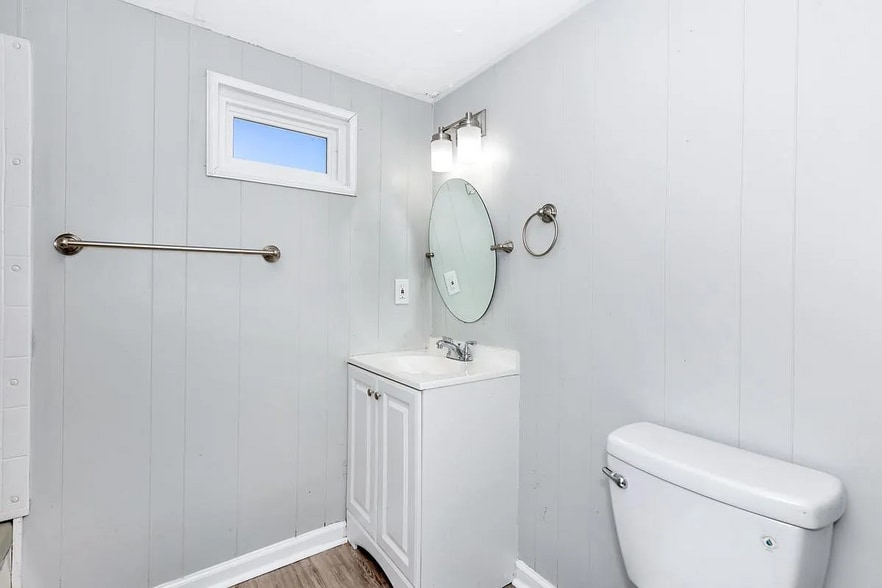 Building Photo - 415 W Limestone Rd