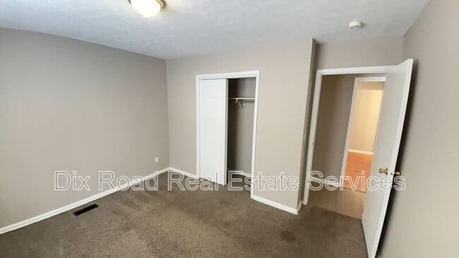 Building Photo - 5926 Janice Dr