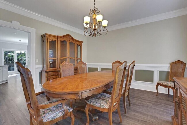 Building Photo - 127 Tara Blvd