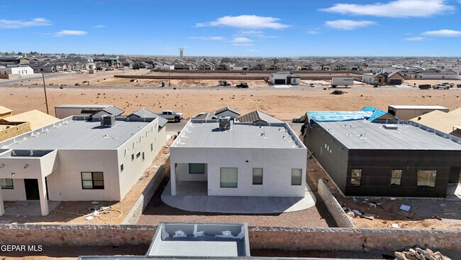 Building Photo - 15233 Expectation Ave