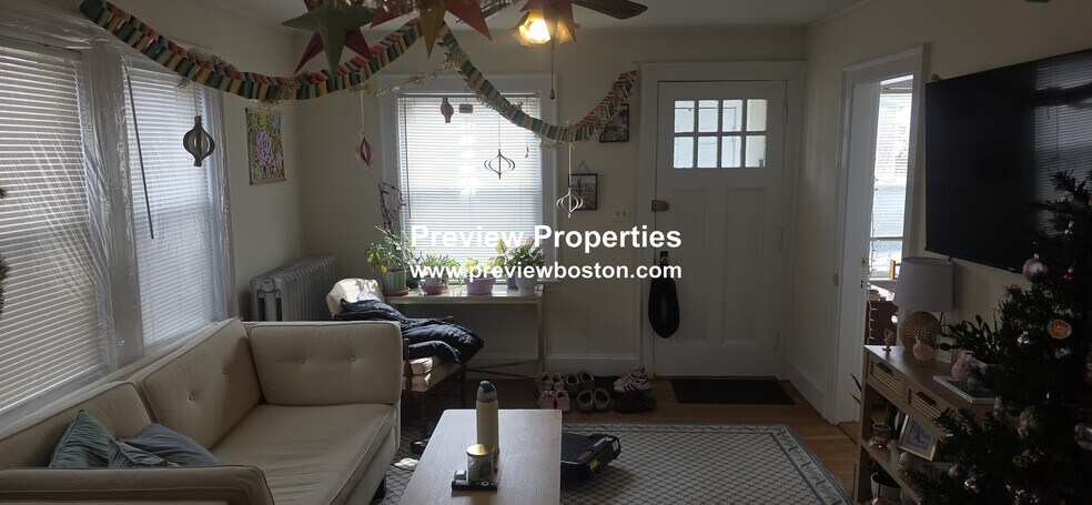 Building Photo - 37 Brooksdale Rd