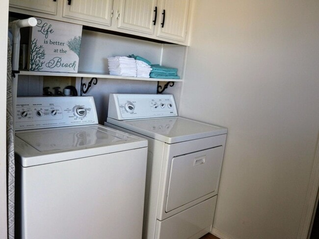 Building Photo - Fully Furnished Year-Round Rental in Lewes...