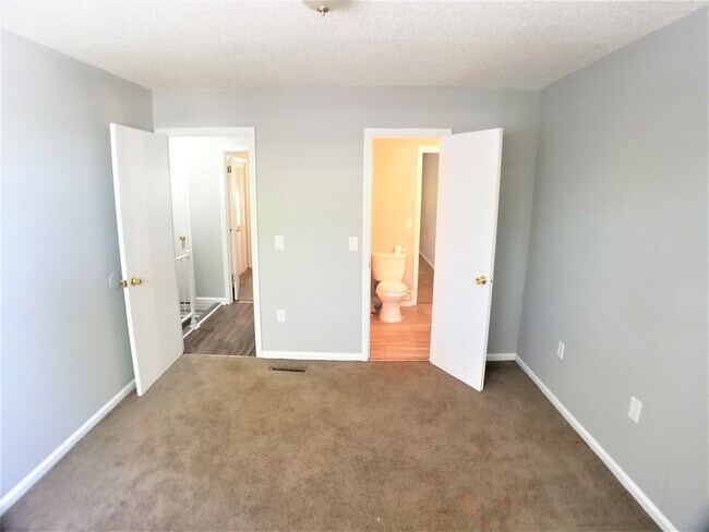 Building Photo - 815 Raleigh St