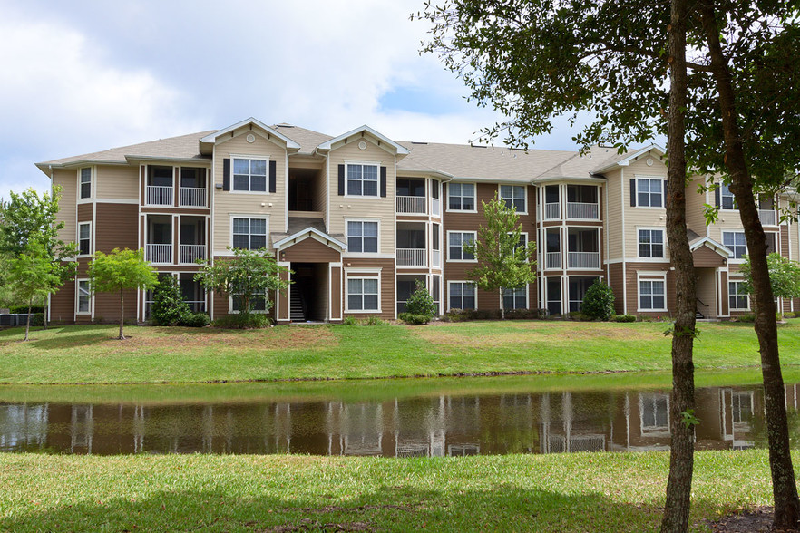 Building Photo - Cypress Pointe