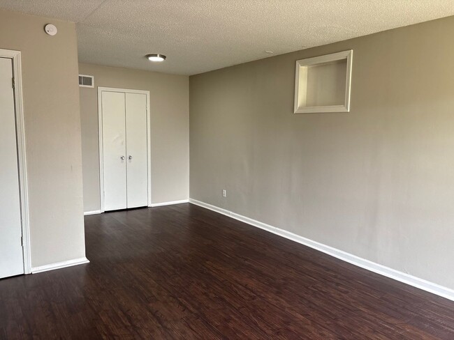 Building Photo - Very Nice Home in Raleigh - Open To Section 8