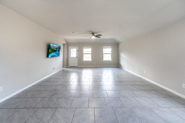 Building Photo - 3206 Sumac Dr