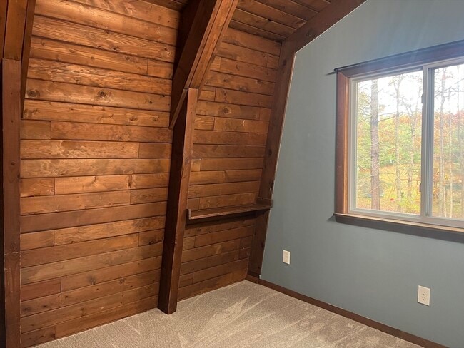 Building Photo - 888 Salem St