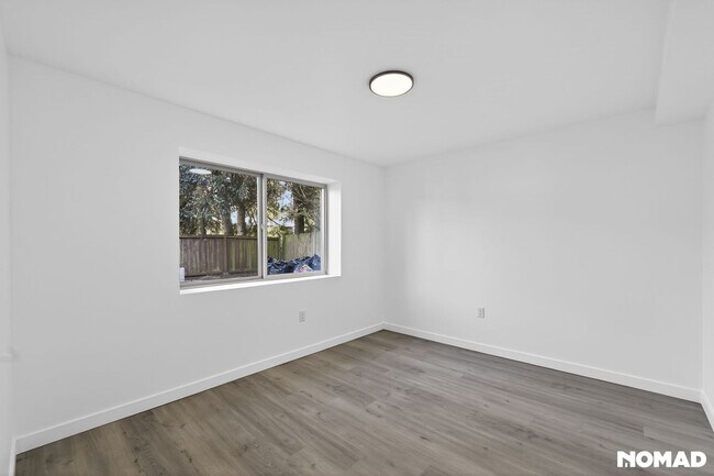 Building Photo - 6552 38th Ave NE