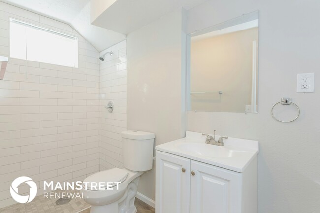 Building Photo - 11829 Lavinia Ln