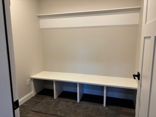 Building Photo - 159 Elm St