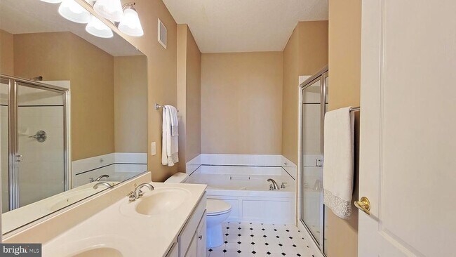 Building Photo - 12185 Abington Hall Pl