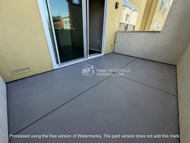 Building Photo - 8400 Oceanview Terrace