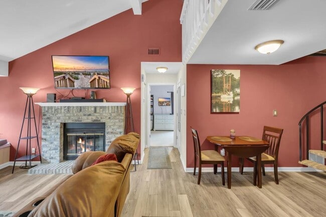 Building Photo - 1203 Erin Way