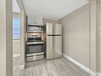 Building Photo - 104 S Beechtree St