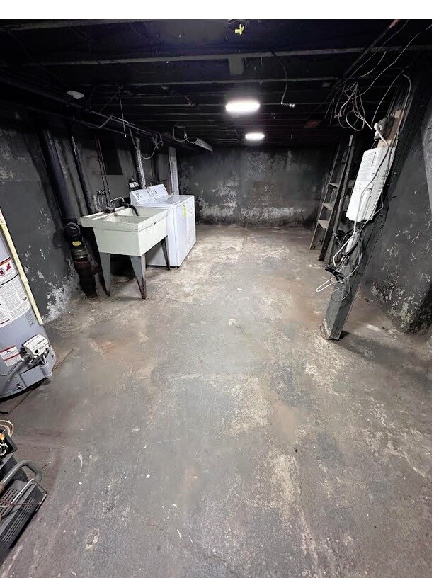 Building Photo - 113 Redlyn St