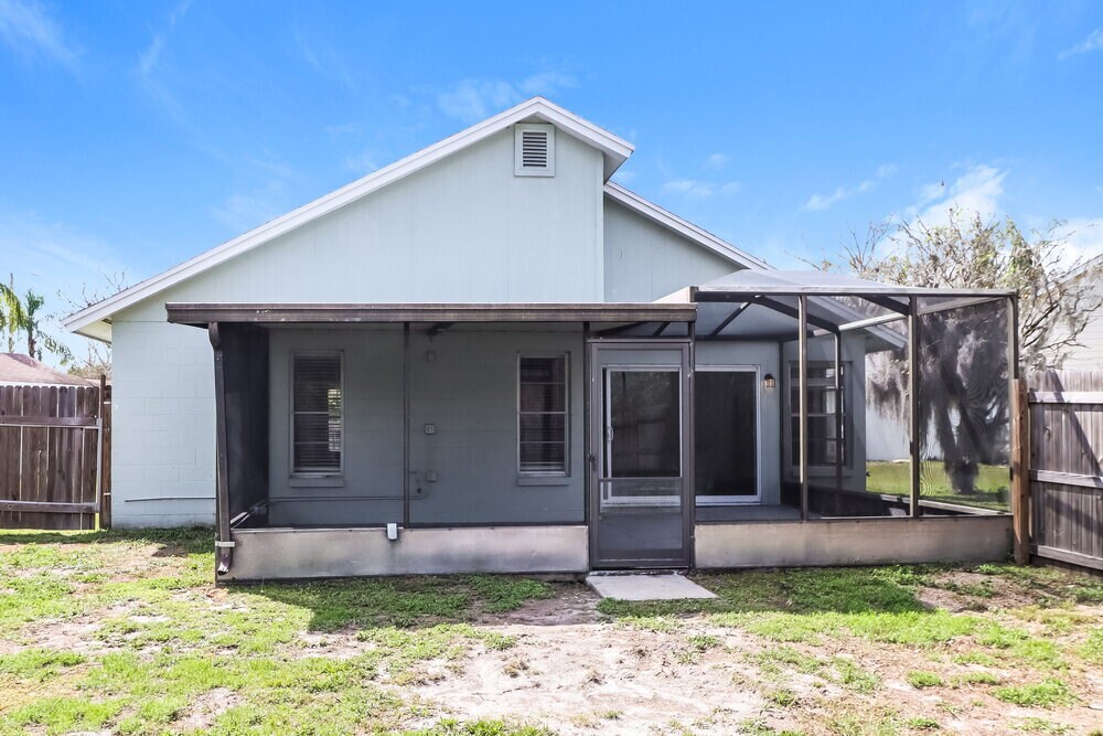 Building Photo - 12832 Dunhill Dr