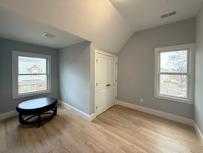 Building Photo - 7 Waumbeck St