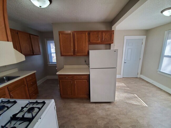 Building Photo - 2 bedroom, 1 bathroom rental home!