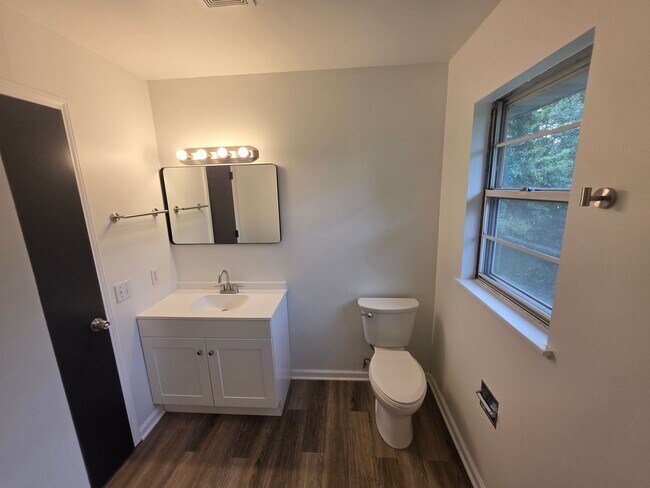 Building Photo - 4209 Defoe Dr