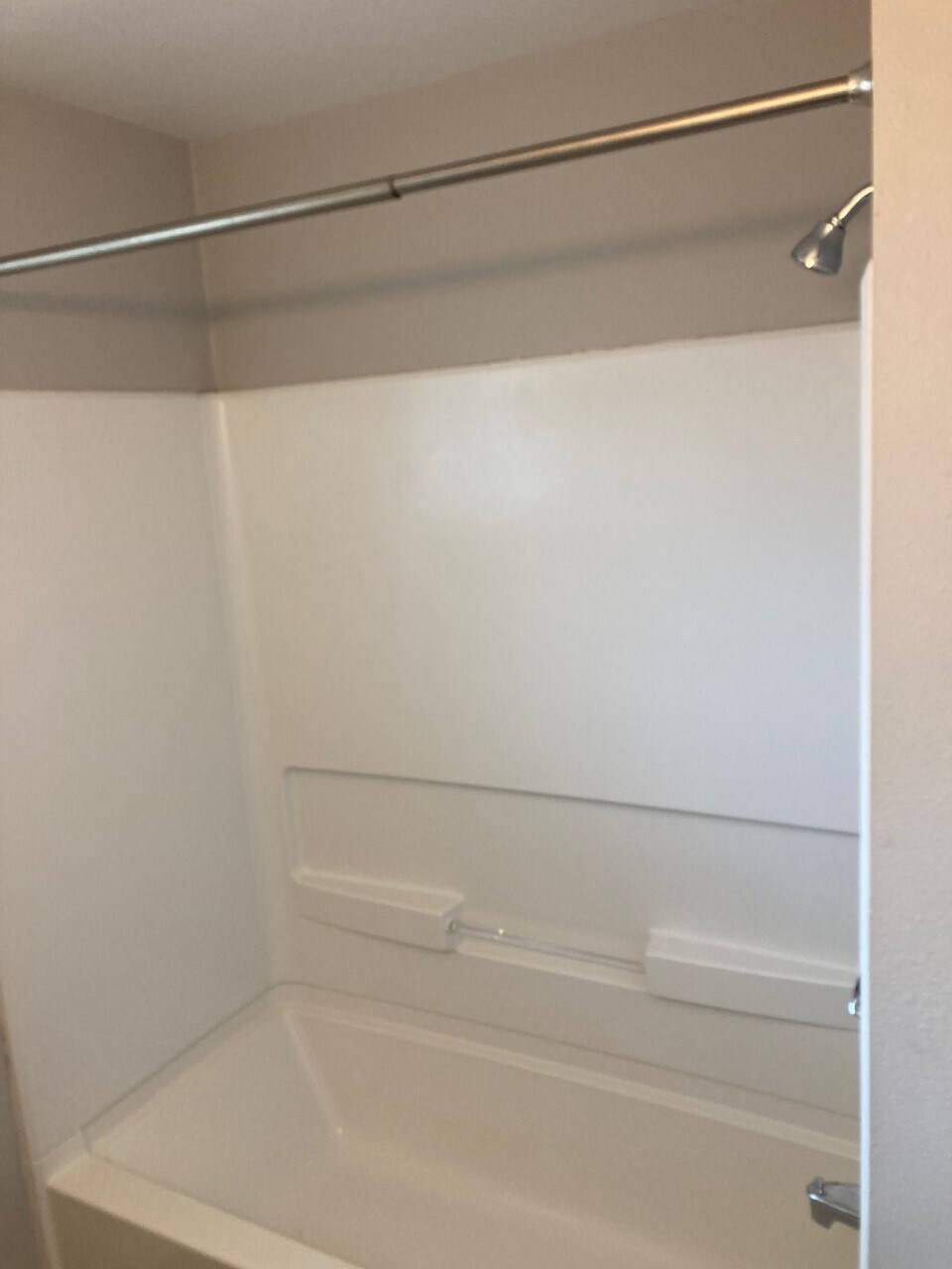 Building Photo - 609 E Euclid Ave