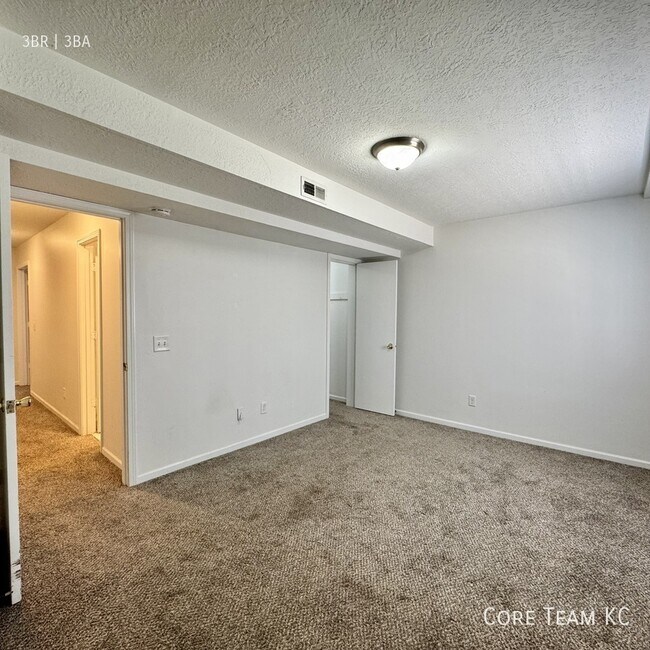 Building Photo - 4420 Jarboe St
