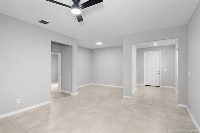 Building Photo - 10214 SW Captiva Dr