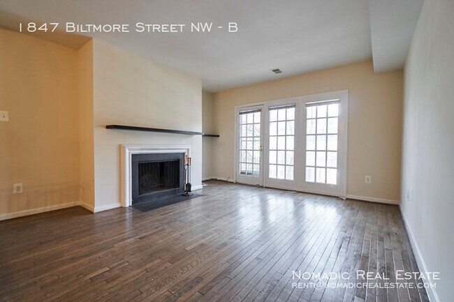 Building Photo - 1847 Biltmore St NW