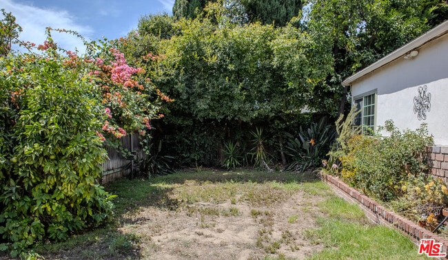 Building Photo - 14135 Hatteras St