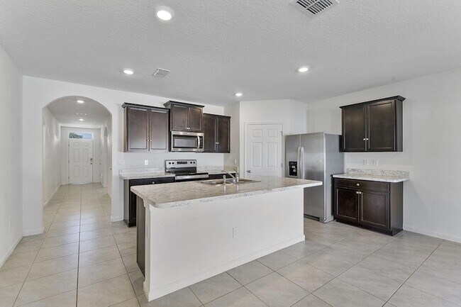 Building Photo - 357 SE Oakridge Dr