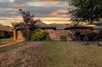 Building Photo - 534 Stringfellow Dr