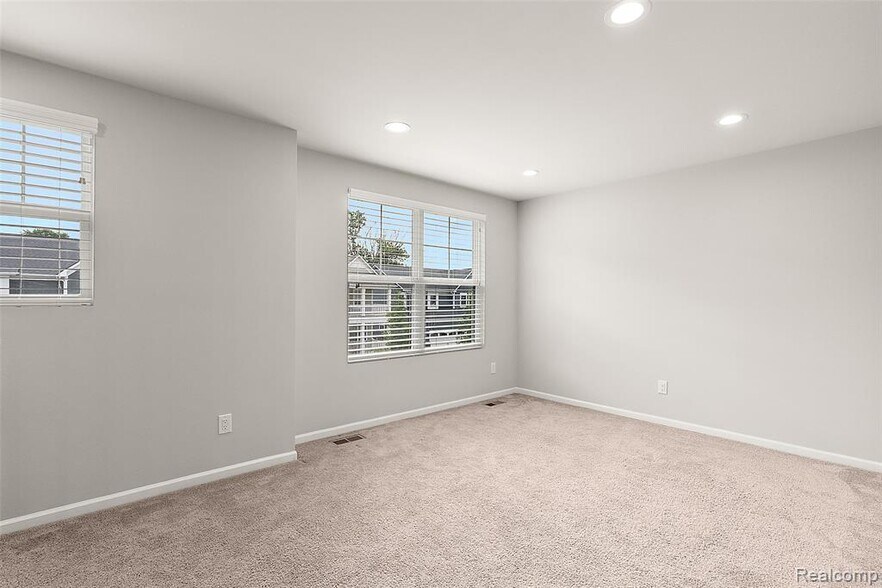 Building Photo - 31065 Tremont Ln