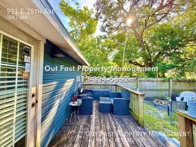 Building Photo - 911 E 28th Ave