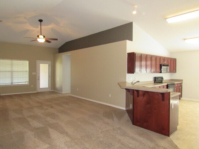 Building Photo - Four bedroom home in Gulf Breeze!