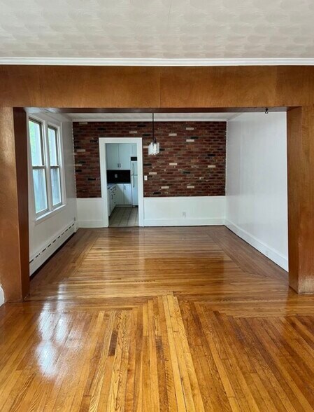 Building Photo - 30 Coram St