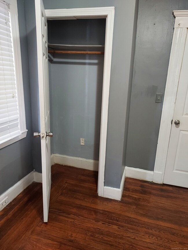 Building Photo - 339 Shelton Ave