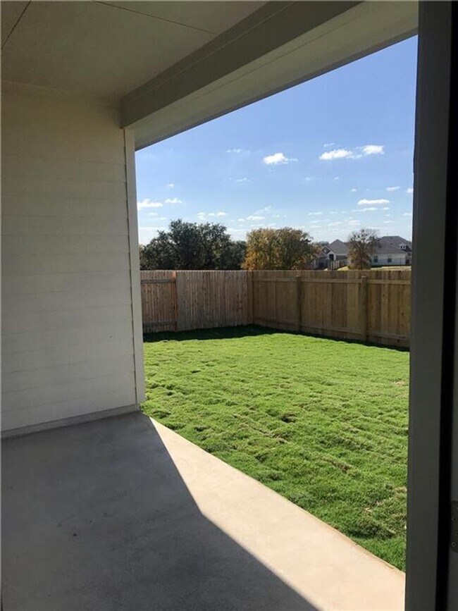 Building Photo - Brand New 4 bedroom One Story - Vista Vera...