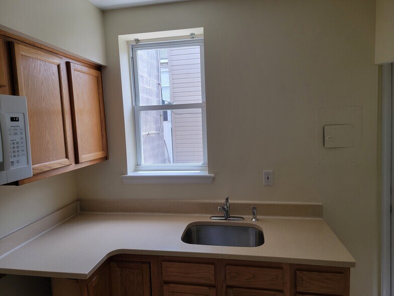 Building Photo - 2221 Choptank Ct