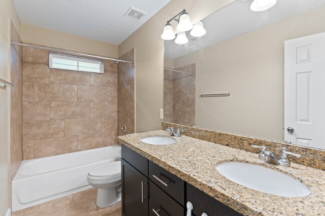 Building Photo - 17120 Wilthorne Gardens Ct