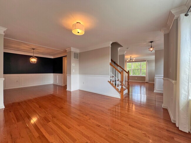 Building Photo - 4170 Bunker Hill Dr N