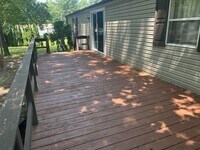 Building Photo - Move-In Ready Year-Round Home in a Quiet Location
