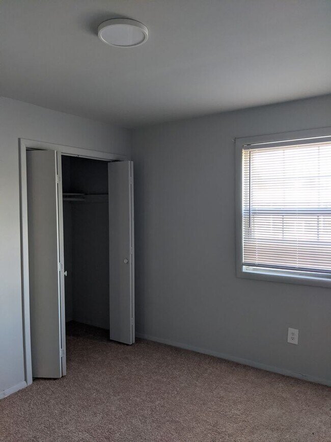 Building Photo - Come enjoy Richmond living at Colorado Manor