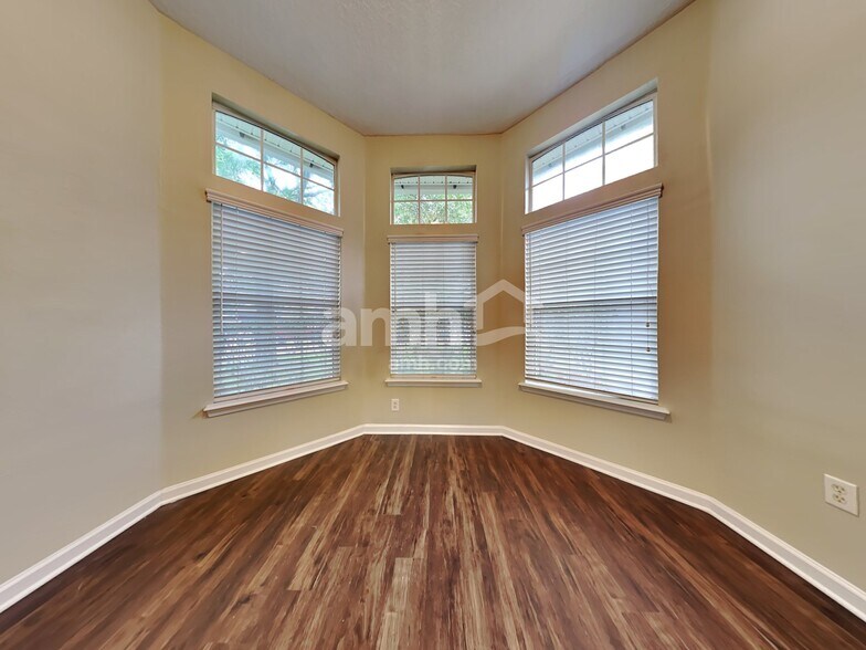 Building Photo - 3855 Westridge Dr