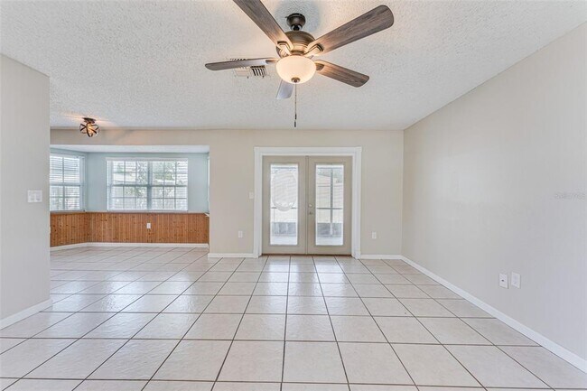 Building Photo - 5010 Larch Ln