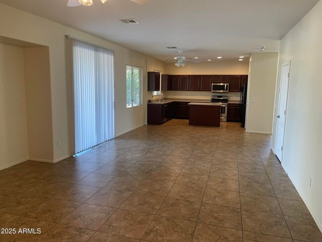 Building Photo - 4816 S Emery Cir