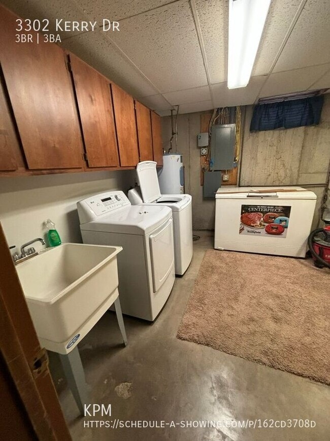 Building Photo - 3302 Kerry Dr