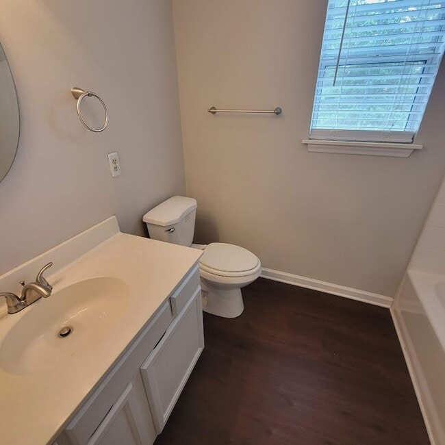 Building Photo - Steel Creek Area! Traditional 4BR/2.5BR Ho...