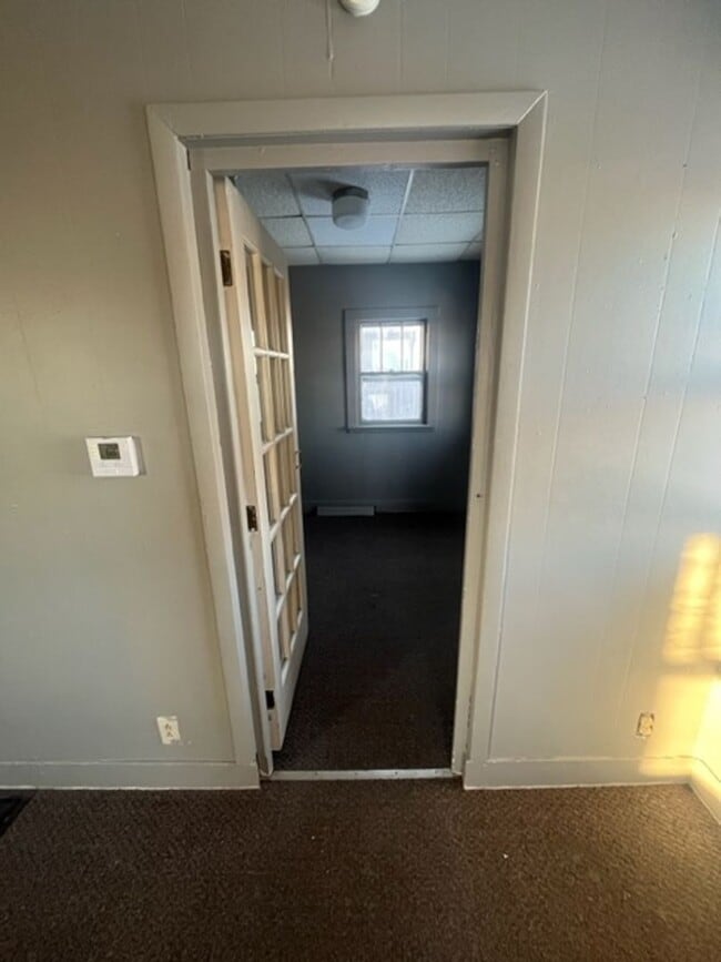 Building Photo - 1 Bedroom single family home