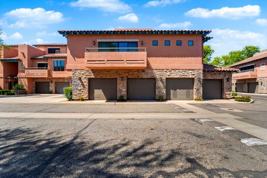 Building Photo - Unit 1167
