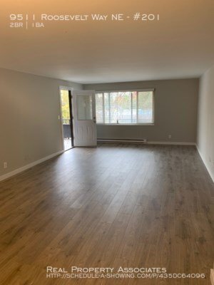 Building Photo - Apartment in Maple Leaf