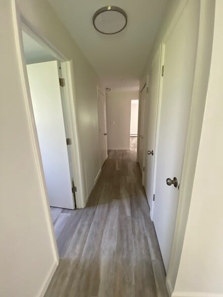 Hallway - 219 Brookridge Ct